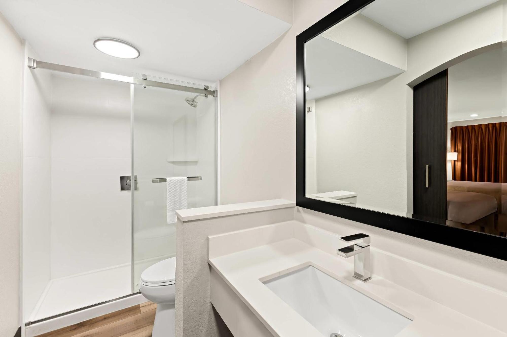 Dumas Quality Inn & Suites מראה חיצוני תמונה