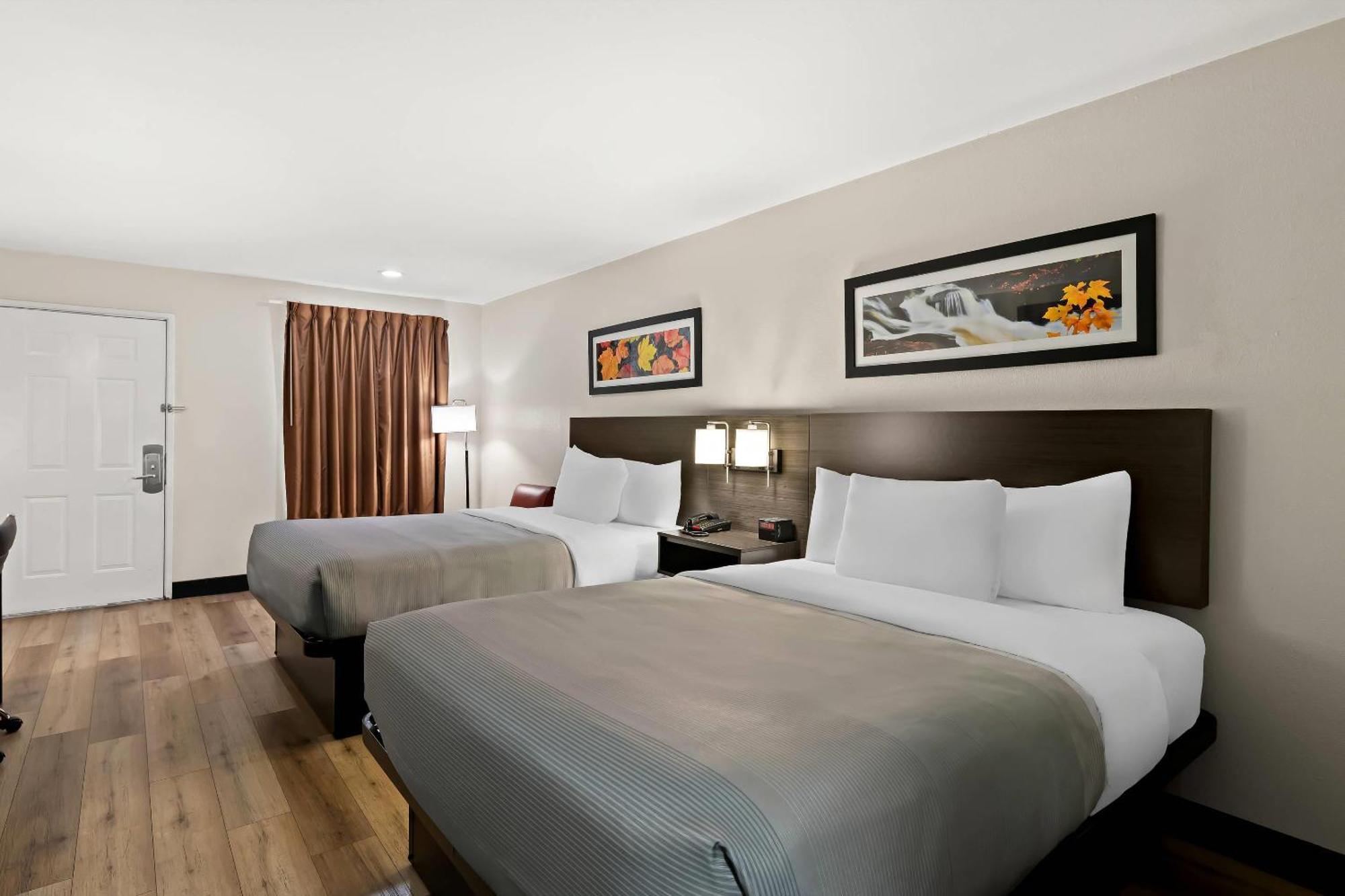 Dumas Quality Inn & Suites מראה חיצוני תמונה