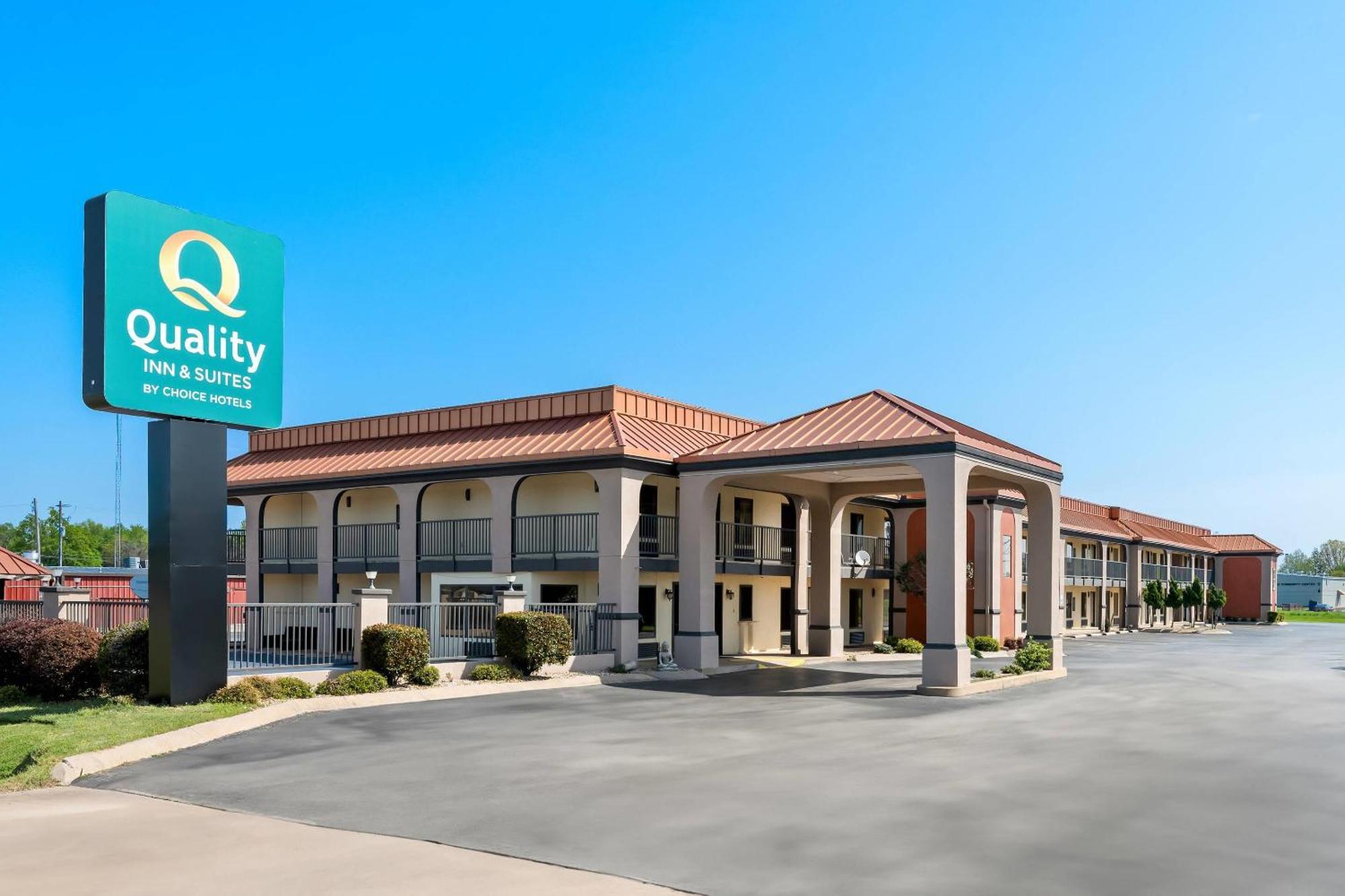 Dumas Quality Inn & Suites מראה חיצוני תמונה